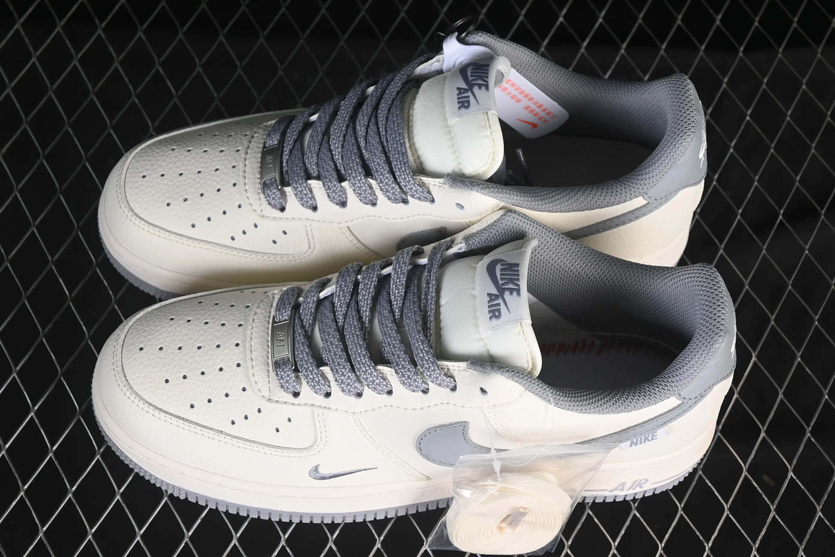 All categories Nk Air Force 1 Air Force series Nk Air Force 1 Low Air Force low-top Nike Air Force 1'07 Low Nike tree pattern classic gray Air Force 1 low-top casual sneakers SM6668-106